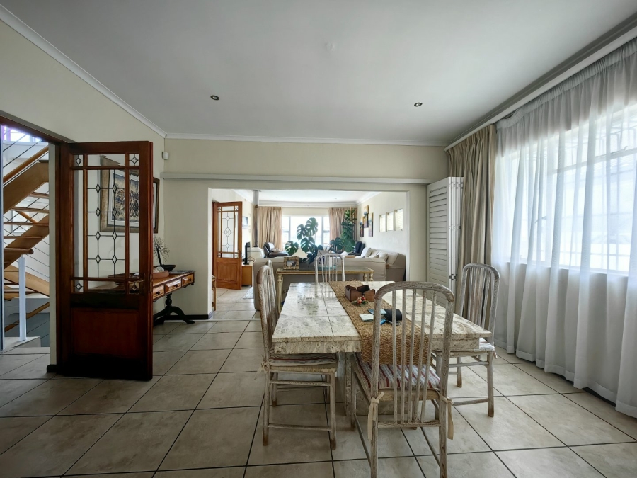 To Let 3 Bedroom Property for Rent in Gordons Bay Village Western Cape